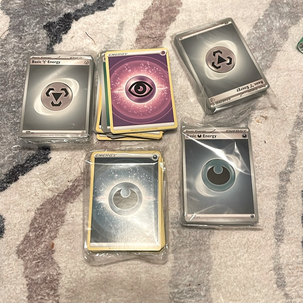 Bulk lot of pokemon energy cards!